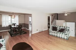 1468 E Rosita Dr, Palatine, IL 60074 - Photo 8