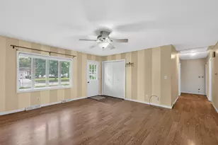 311 George St, Sycamore, IL 60178 - Photo 4