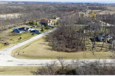 302 Kurt Lane, Kirkland, IL 60146 - Photo 4