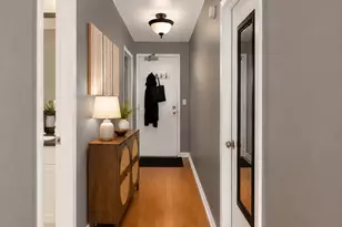 3033 N Sheridan Rd, Chicago, IL 60657 - Photo 2
