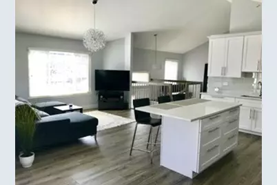 180 Lucerne Court, Wheeling, IL 60090 - Photo 2