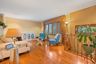 9121 Forest Dr, Hickory Hills, IL 60457 - Photo 4