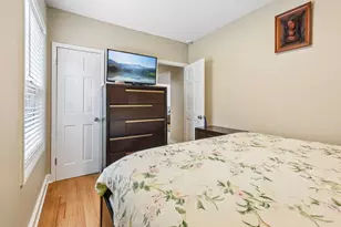 5705 W Newport Ave, Chicago, IL 60634 - Photo 12