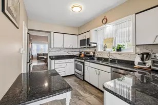 5705 W Newport Ave, Chicago, IL 60634 - Photo 8