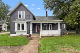 304 W Jackson St, Belvidere, IL 61008 - Photo 1