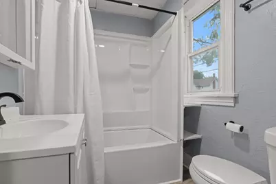 304 W Jackson Street, Belvidere, IL 61008 - Photo 10