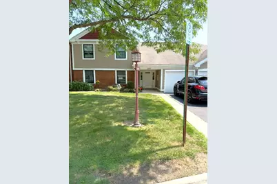 327 Wildberry Court #D2, Schaumburg, IL 60193 - Photo 1