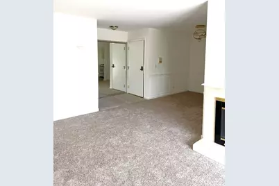 327 Wildberry Court #D2, Schaumburg, IL 60193 - Photo 4