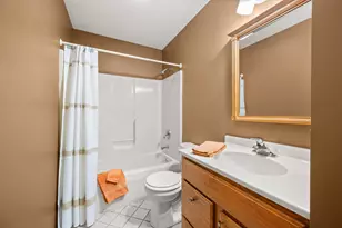 1338 Foxbend Dr, Sycamore, IL 60178 - Photo 24