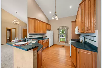 1338 Foxbend Drive, Sycamore, IL 60178 - Photo 12