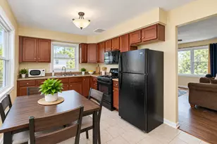 16100 Circle Dr, Markham, IL 60428 - Photo 6