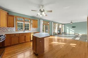 918 Elm St, Sugar Grove, IL 60554 - Photo 6