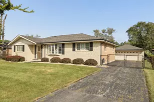 6516 W 84th St, Burbank, IL 60459 - Photo 2