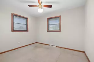 6516 W 84th St, Burbank, IL 60459 - Photo 16