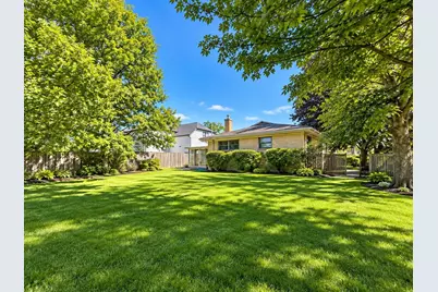 1400 Huntington Drive, Glenview, IL 60025 - Photo 2