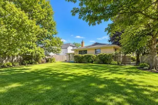 1400 Huntington Dr, Glenview, IL 60025 - Photo 2