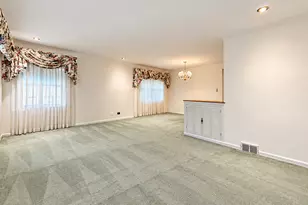 1400 Huntington Dr, Glenview, IL 60025 - Photo 4