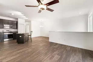 804 Four Seasons Blvd, Aurora, IL 60504 - Photo 4