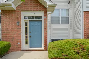776 River Walk Dr, Wheeling, IL 60090 - Photo 2