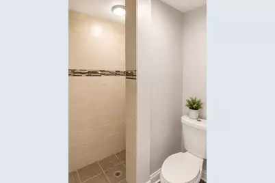 3206 W Berwyn Avenue #G, Chicago, IL 60625 - Photo 14