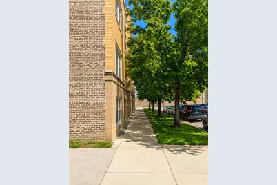 3206 W Berwyn Avenue #G, Chicago, IL 60625 - Photo 2