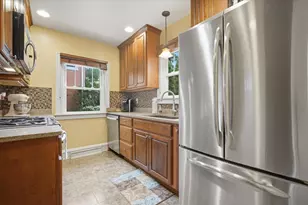 2014 E Jackson St, Bloomington, IL 61701 - Photo 16
