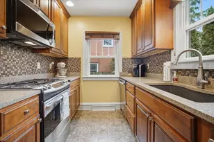 2014 E Jackson St, Bloomington, IL 61701 - Photo 4