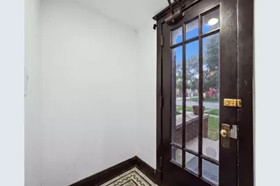 4836 W Barry Avenue, Chicago, IL 60641 - Photo 4