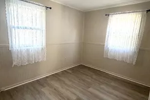2007 Schuyler Dr, Peru, IL 61354 - Photo 6