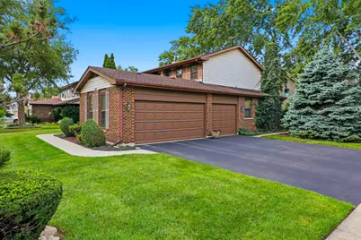 1222 Biscayne Drive, Elk Grove Village, IL 60007 - Photo 2