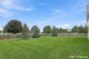 325 Tralee Ln, McHenry, IL 60050 - Photo 32