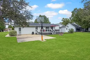 107 Meadow Ct, Forreston, IL 61030 - Photo 2