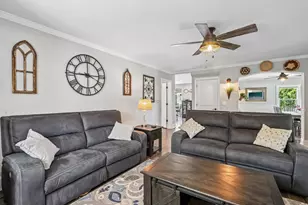 322 W High St, Sycamore, IL 60178 - Photo 6