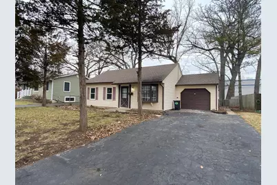 4 E Pine Street, Streamwood, IL 60107 - Photo 2