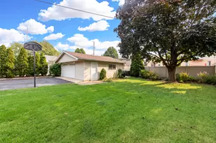 5627 S Neenah Ave, Chicago, IL 60638 - Photo 10