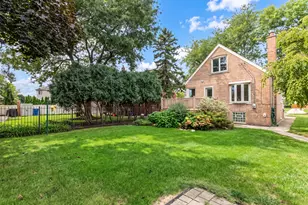 5627 S Neenah Ave, Chicago, IL 60638 - Photo 8
