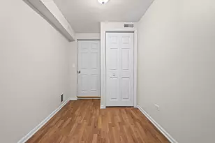 2710 W Fletcher St, Chicago, IL 60618 - Photo 12