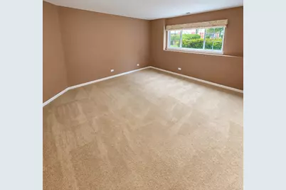 527 Cary Woods Circle, Cary, IL 60013 - Photo 16