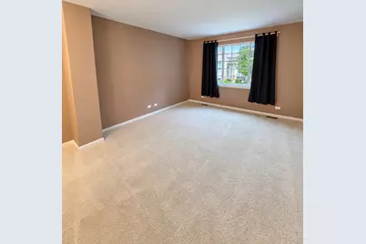 527 Cary Woods Circle, Cary, IL 60013 - Photo 4