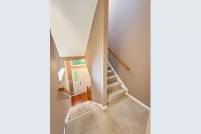 527 Cary Woods Circle, Cary, IL 60013 - Photo 2