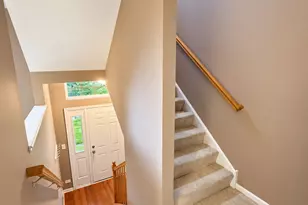 527 Cary Woods Cir, Cary, IL 60013 - Photo 2