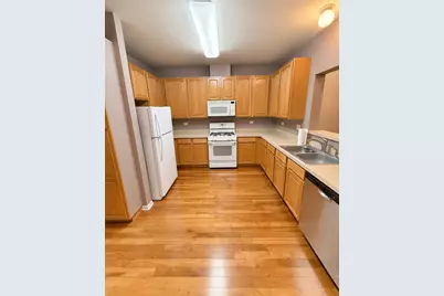 527 Cary Woods Circle, Cary, IL 60013 - Photo 6