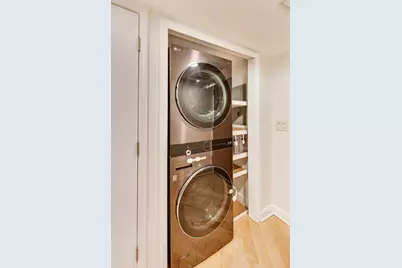 201 E Chestnut Street #3A, Chicago, IL 60611 - Photo 8
