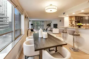 201 E Chestnut St, Chicago, IL 60611 - Photo 24