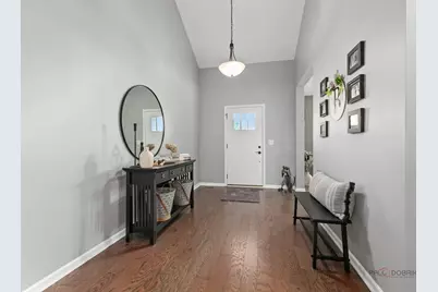 685 Insull Drive, Vernon Hills, IL 60061 - Photo 2