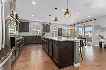 685 Insull Drive, Vernon Hills, IL 60061 - Photo 8