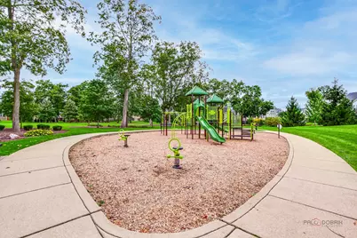685 Insull Drive, Vernon Hills, IL 60061 - Photo 34