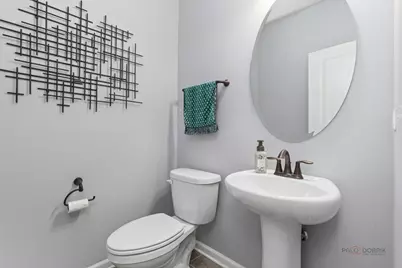 685 Insull Drive, Vernon Hills, IL 60061 - Photo 14