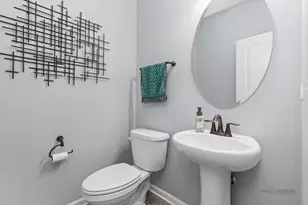 685 Insull Dr, Vernon Hills, IL 60061 - Photo 14