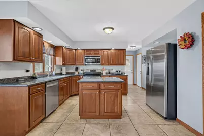 408 S Brookshore Drive, Shorewood, IL 60404 - Photo 10